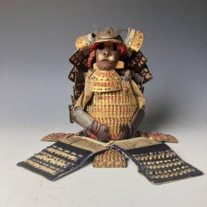Authentic Vintage Japanese Mini Samurai Armor with Wooden Storage Box – Handcrafted Display Set