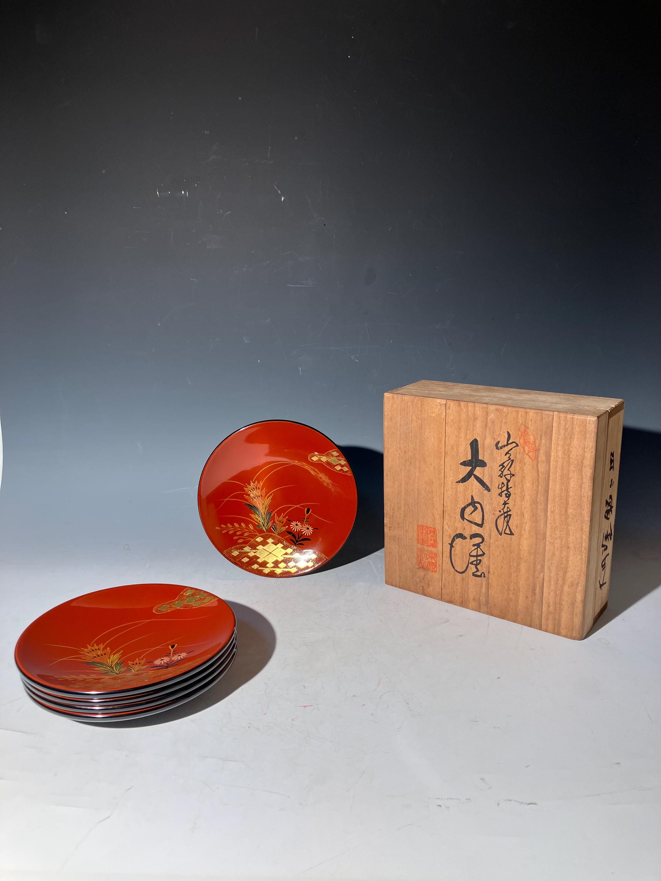 Set of 5 Japanese Lacquer Plates With Gold Design & Wooden Box - Etsy