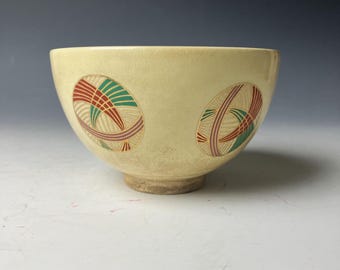 Handmade Japanese Chawan Tea Bowl - Elegant Traditional Design
