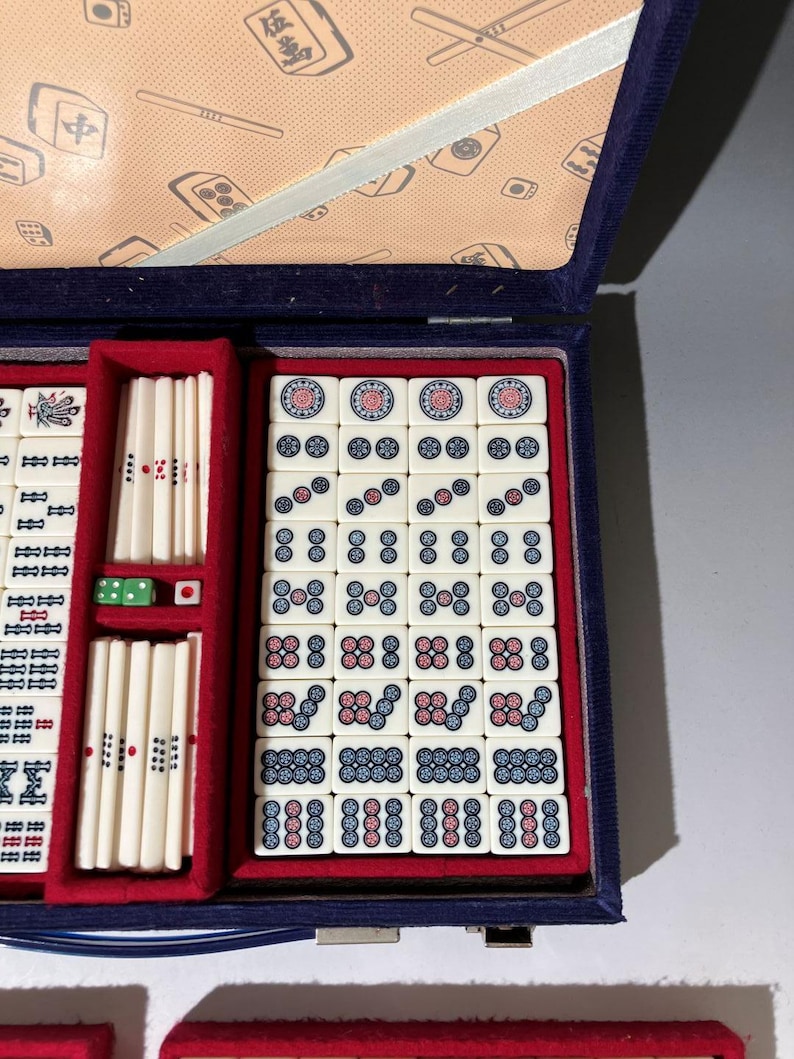 side of a game mahjong box