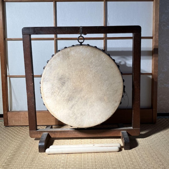 ビンテージ、アジアン、トーテム、デコール Antique Japanese Temple Drum – Vintage Taiko Ritual Drum Ornament