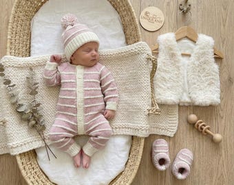 Ein 4 teiliges ""Garnet"" Set für Rebornpuppen von 18-22" oder 0-3 Monate."