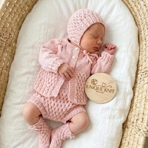 "Ein ""Trüffel"" 4-teiliges Set Strickanleitung für Rebornpuppen von 16-22" oder 0-3 Monate altes Baby."