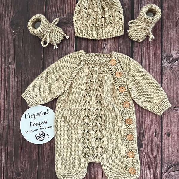 Un modèle de barboteuse à tricoter « Peanut » pour reborn doll 16-22" ou bébé de 0-3 mois