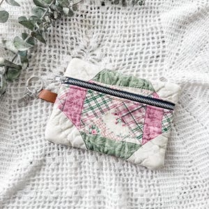 Reclaimed Vintage Quilt Zipper Pouch Vintage Quilt Coin Pouch Purse Cottagecore Farmhouse Fashion Purse Accessories Clip On Coin Pouch