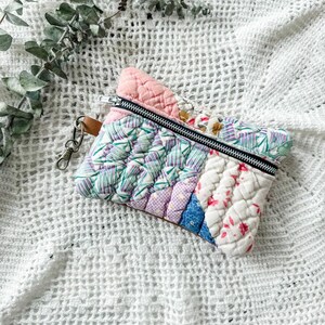 Reclaimed Vintage Quilt Zipper Pouch Vintage Quilt Coin Pouch Purse Cottagecore Farmhouse Fashion Purse Accessories Clip On Coin Pouch