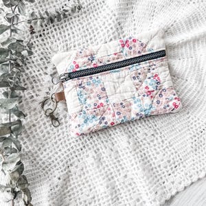 Reclaimed Vintage Quilt Zipper Pouch Vintage Quilt Coin Pouch Purse Cottagecore Farmhouse Fashion Purse Accessories Clip On Coin Pouch