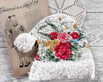Primitive Christmas Santa Hat Vintage Patchwork Quilted Sweatshirt Applique Quilt Piece Upcycling Vintage Quilt Recycling DIY Project Sew On