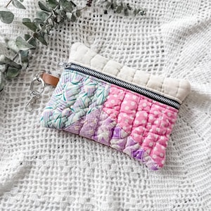 Reclaimed Vintage Quilt Zipper Pouch Vintage Quilt Coin Pouch Purse Cottagecore Farmhouse Fashion Purse Accessories Clip On Coin Pouch