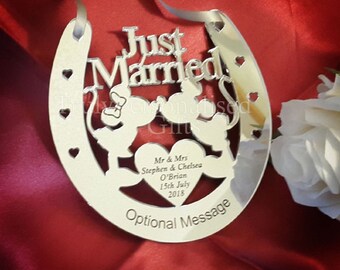 Personalised Wedding Horseshoe Gift Just Married / Bridal Memento Decoration for the Couple