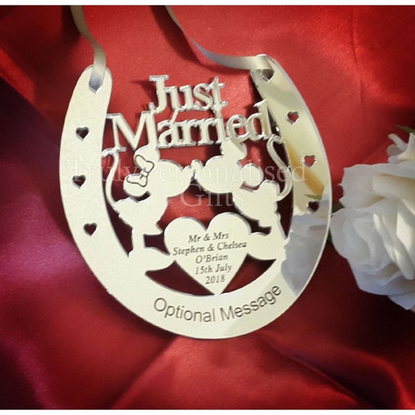 Personalised Wedding Horseshoe Gift Just Married / Bridal Memento Decoration for the Couple