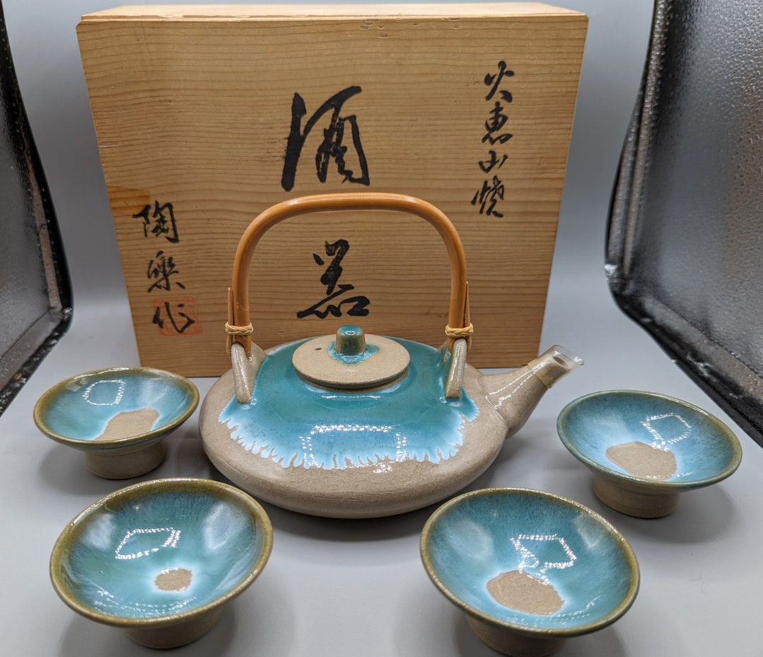 Japanese Ceramic Sake Set Arita Ware Includes 4 Sake Cups Sake Etsy