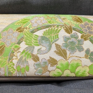 Cartera de mano estilo kimono de seda japonesa Saga Nishiki con flores bordadas y un pájaro Cartera estilo kimono Saga Nishiki Vintage