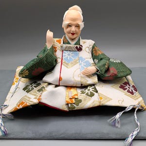 Japanese Vintage Hina Doll - Sitting Position - Collectible Figurine - Traditional Silk Kimono -  Hinamatsuri Girls Day Doll - Handmade Doll