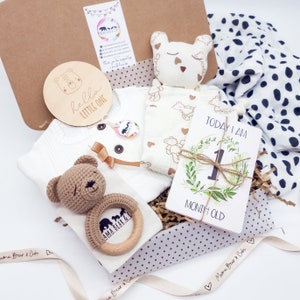 Nieuw babycadeau Cadeau voor pasgeborenen Cadeau voor babyjongen Cadeau voor babymeisje Gepersonaliseerde babycadeau Kraamcadeau Cadeau voor baby Babykleren afbeelding 1