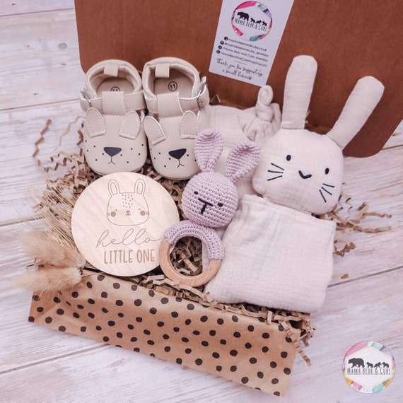 Pack con 5 Regalos Para Bebes Recien Nacidos Originales,100% algodón,  peluche, triángulo, tarjeta de felicitación,Set de Regalo Personalizado  para Bebé Niño y Bebé Niña,regalo de bebe recién nacido : : Bebé