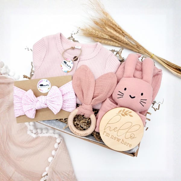 Set de regalo rosa para niña / Cesta de regalo para recién nacido / Paquete de regalo para recién nacido / Regalo para baby shower / Crea tu propio regalo para bebé