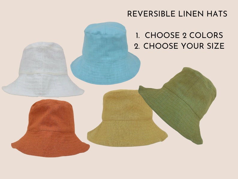 Puede incluir: Cinco sombreros de cubo de lino reversibles en diferentes colores. Los sombreros son azul claro, blanco, naranja, amarillo y verde. El texto en la imagen dice "REVERSIBLE LINEN HATS 1. CHOOSE 2 COLORS 2. CHOOSE YOUR SIZE"