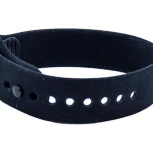 Black silicone pin and tuck bracelet band.