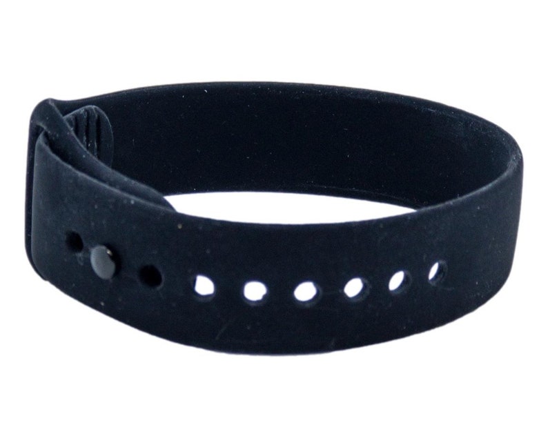 Black silicone pin and tuck bracelet band.
