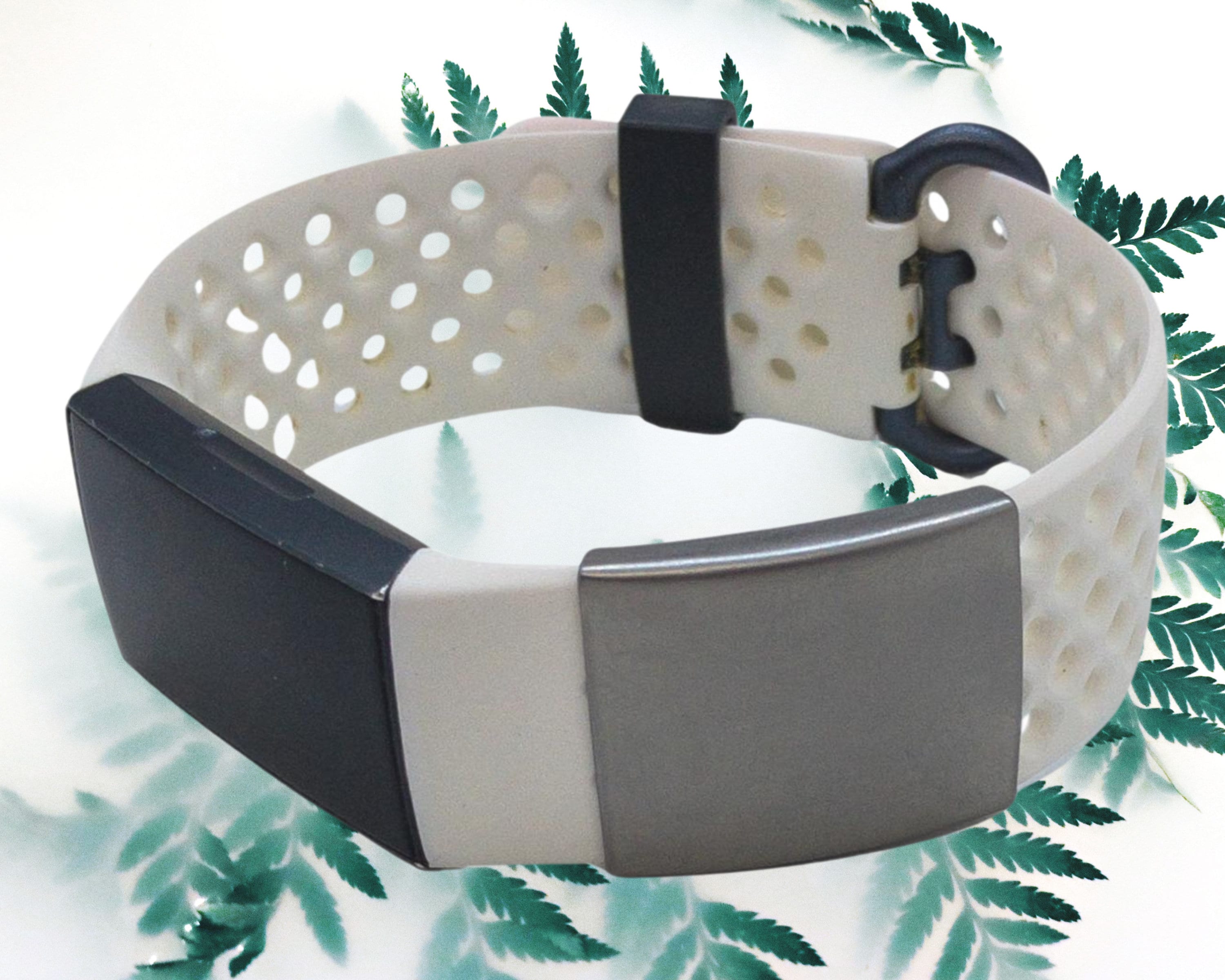 Fitbit with emergency alert hotsell