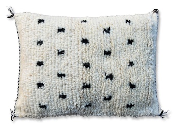 Moroccan dotted Beni Ourain Cushion Cover - Handmade - 100% Wool and Cotton - 55x35 cm