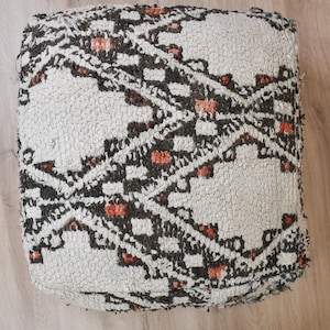 Handmade Moroccan Floor cushion - 100% Wool and Cotton - Handwoven - Vintage pouf floor pillow K1499