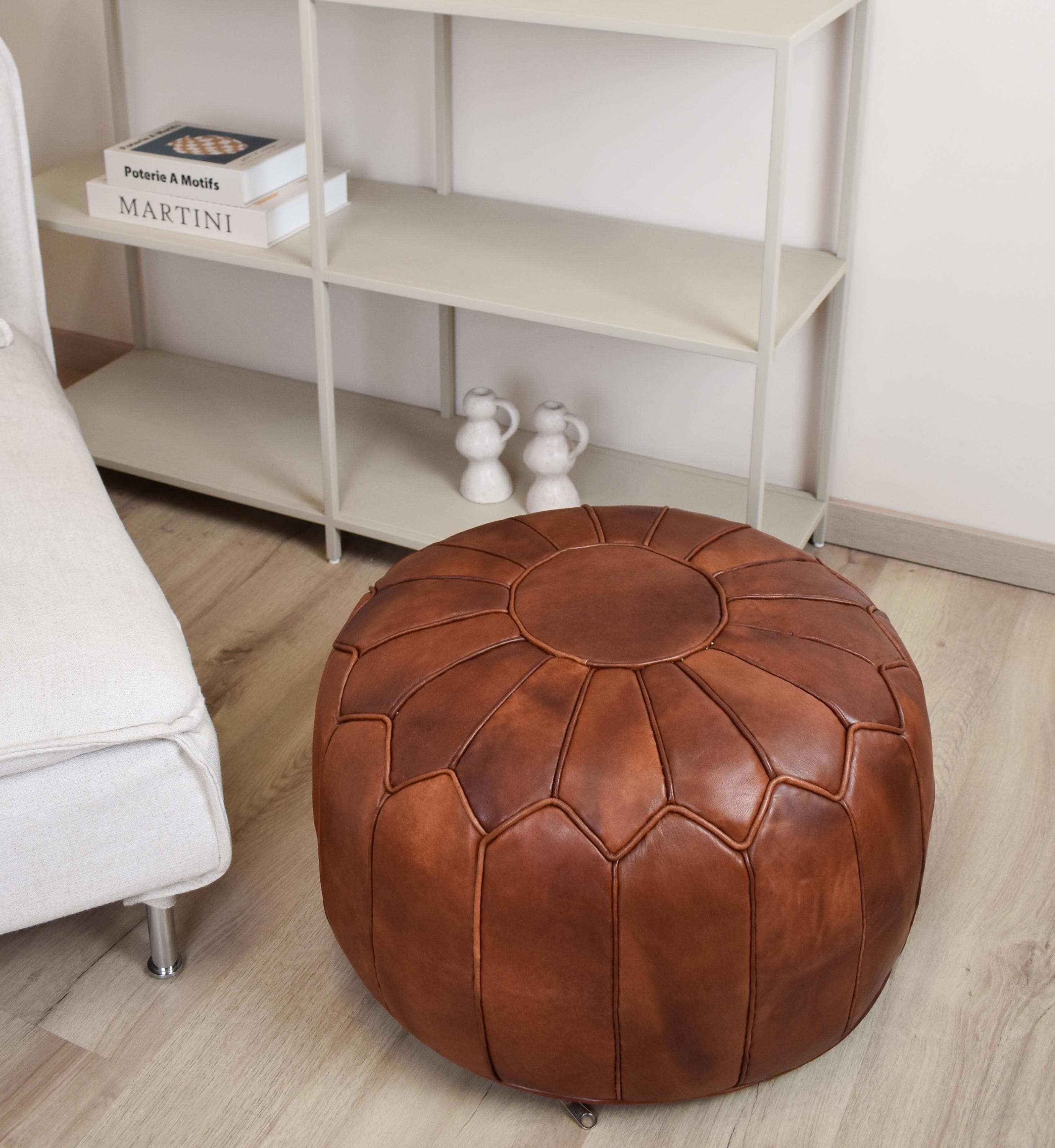 モロッコレザープーフ ハニーレッド - 詰め物入りでお届け - モダン