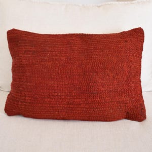 Berber Cushion Moroccan Pillow Cover Square - Handmade Throw Pillow - 100% Wool and Cotton - 35x35 cm P626