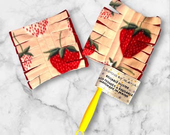 Handmade Fleece Duster: Reusable Cleaning Pad with Handle