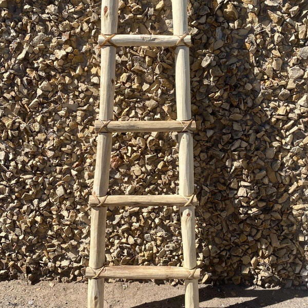 TARAHUMARA KIVA LADDER 4FT , rustic decor , blanket ladder , made in mexico , rough finish.