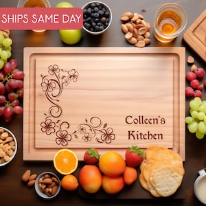 Personalized Irish Chopping Board, Custom Shamrock Cutting Board, Four Leaf Clover Kitchen Decor, Celtic Gifts, St Patricks Day Decorations