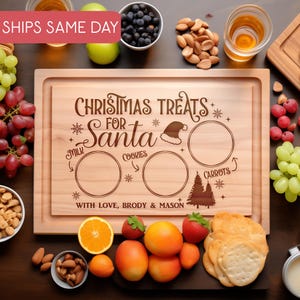 パーソナライズされたサンタさん用トレイ、サンタさん用クッキーカッティングボード、カスタムクリスマスサービングボード、初めてのクリスマスデコレーション、記念品ギフト