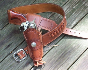 Reddog Leather Cowboy Action SASS CFDA Fastdraw rig &quot;The Colordado Concho rig&quot;