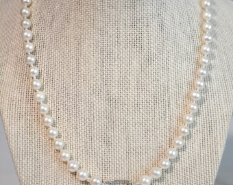 Elegant Akoya Pearl Safety Pin Necklace, Graduated White Akoya Pearls, Sterling Silver Crystal Safety Pin, Modern Pearl Jewelry (16 inches)