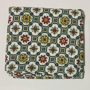 Vintage Cotton Fabric - Green Floral Design - 1940s Retro