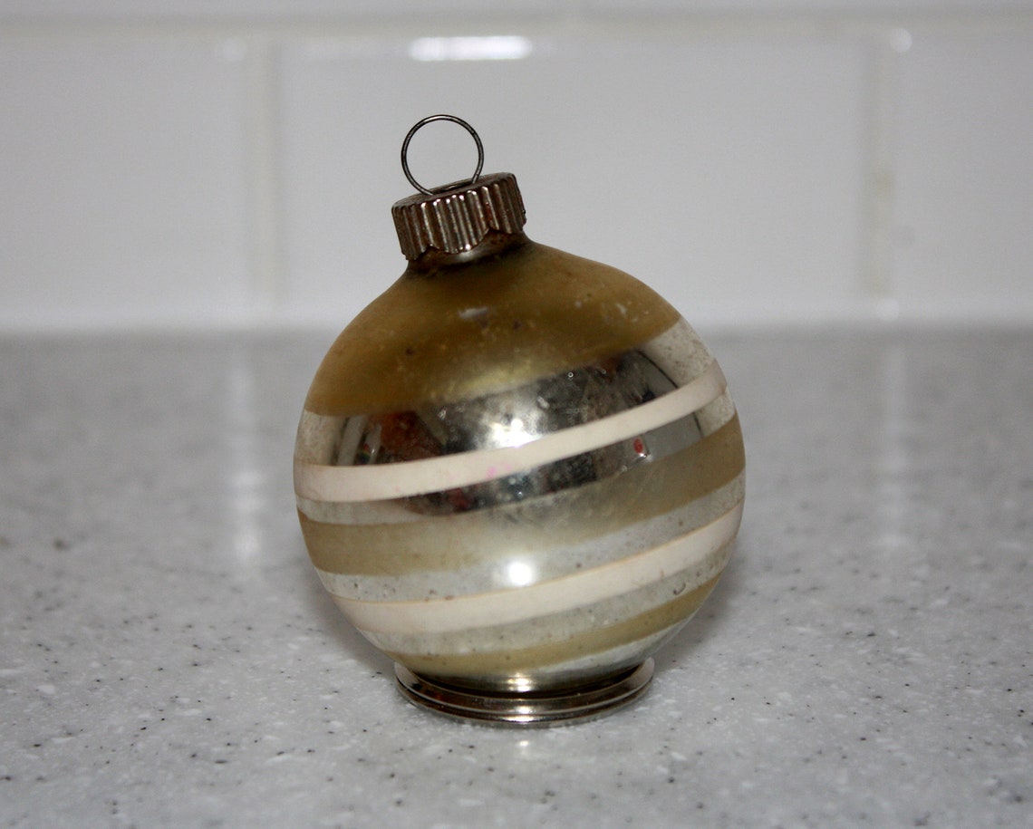 Three Vintage Christmas Tree Ornament Bulbs 1950s Red Gold Etsy