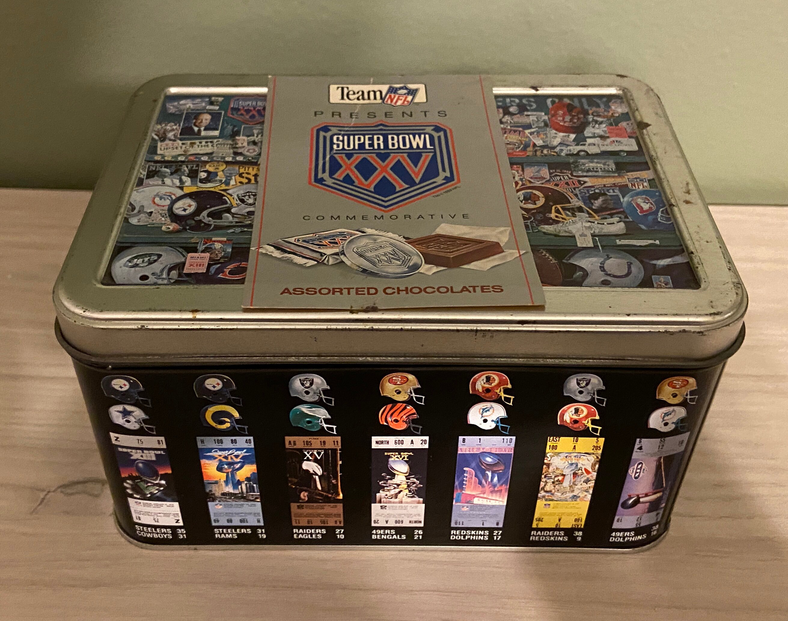 1990 Super Bowl XXV Commemorative Silver Anniversary Chocolate Tin