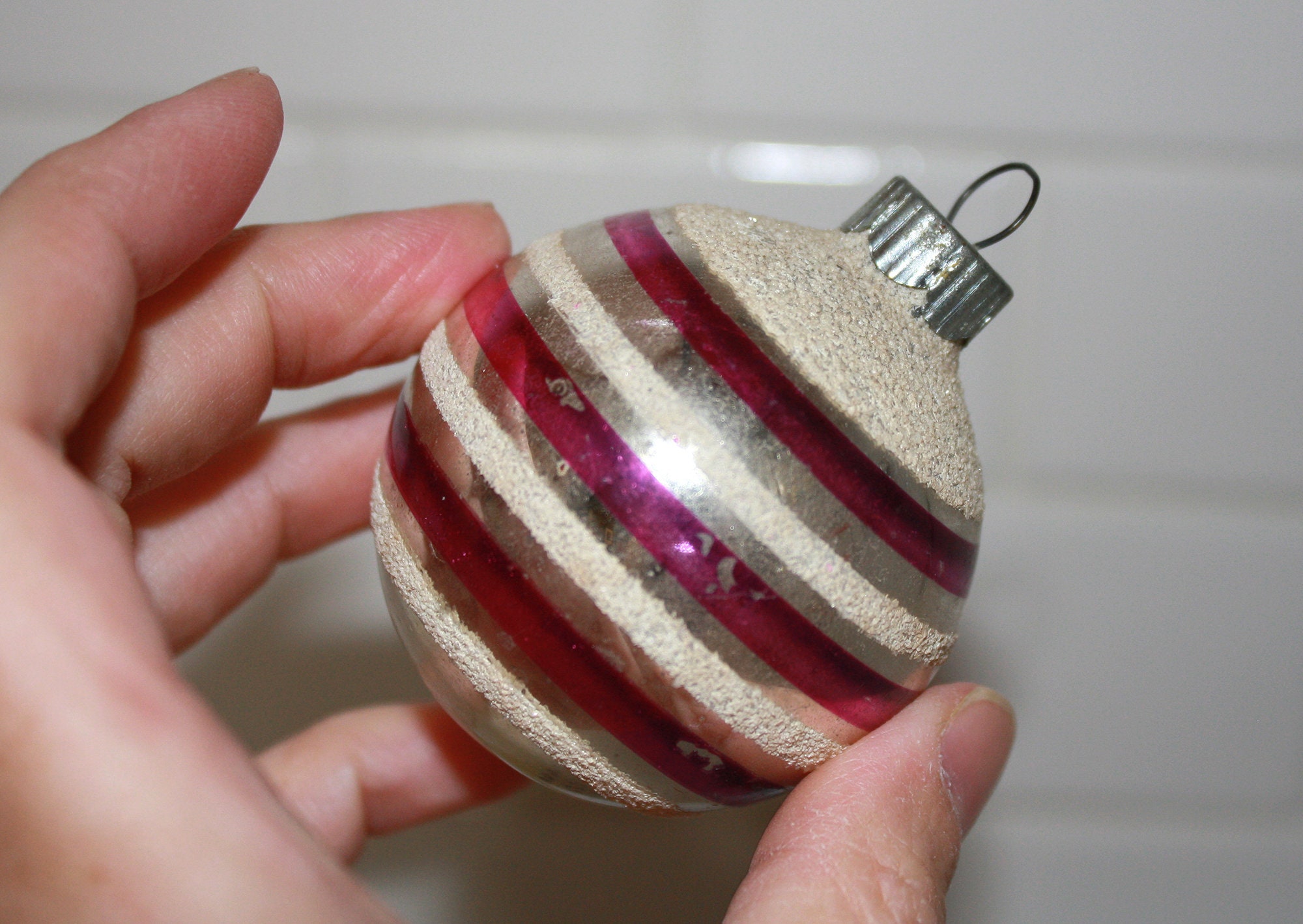 Three Vintage Christmas Tree Ornament Bulbs 1950s Red Gold Etsy