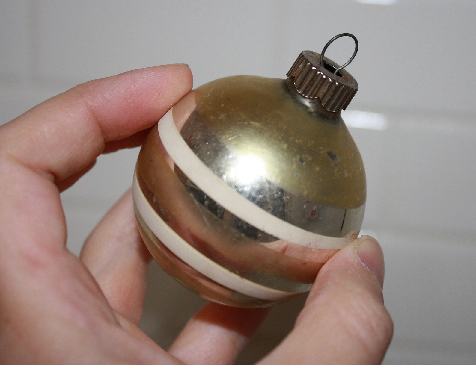 Three Vintage Christmas Tree Ornament Bulbs 1950s Red Gold Etsy