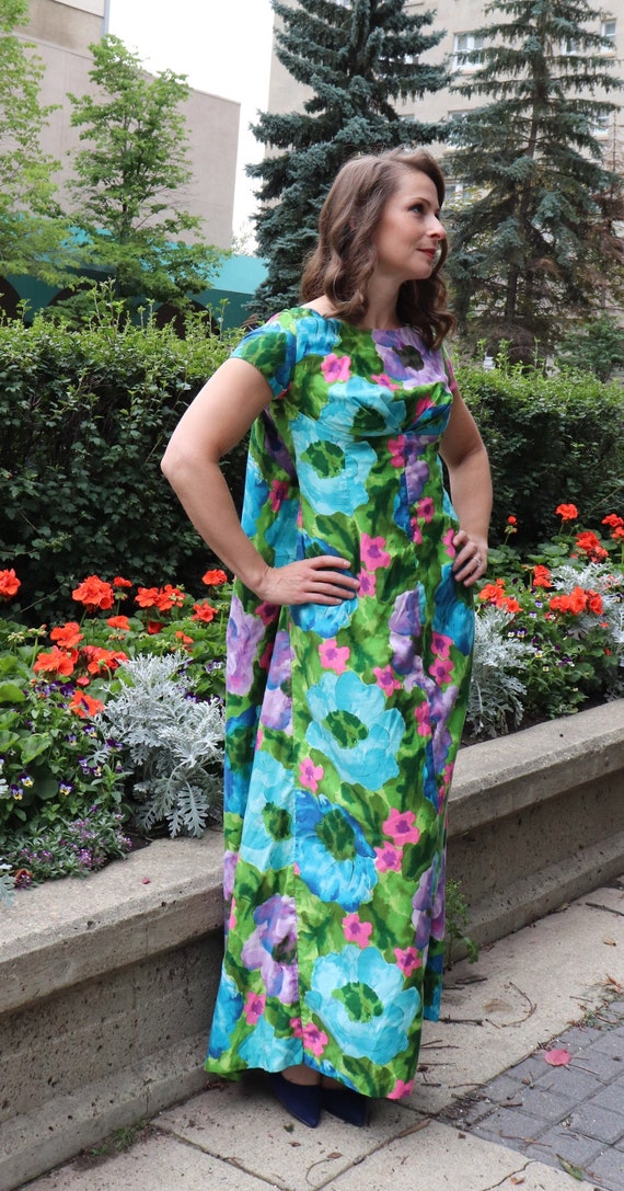 draping hawaiian dress