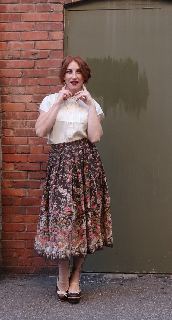 Vintage 1970s deadstock Novelty Print Skirt | Medi