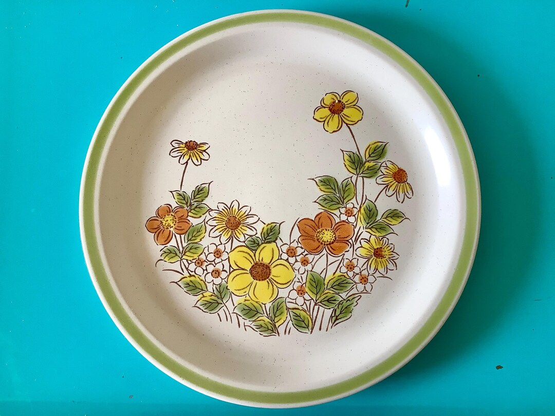 Vintage Spring Collection Stoneware Spring Garland 12” Round Serving ...