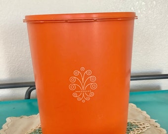 Vintage Tupperware Orange Servalier Extra großer Mehlkanister mit Starburst-Deckel