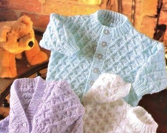 Modèle de tricot pour bébé, taille de 16 à 22 pouces de poitrine, téléchargement immédiat au format pdf, double fil à tricoter ou laine, cardigan pour bébés losanges