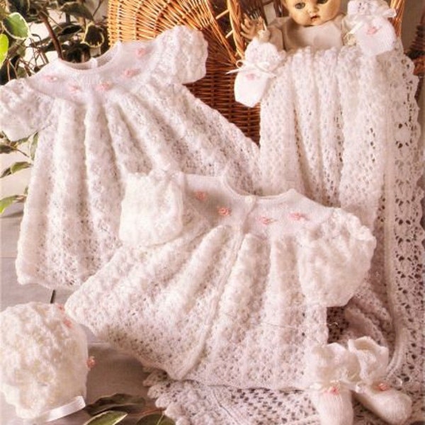 3 Ply Baby Layette Knitting Pattern, Taille 12 à 18 pouces Poitrine, Téléchargement instantané PDF, Manteau pour bébés, Veste, Robe, Bonnet, Chaussons