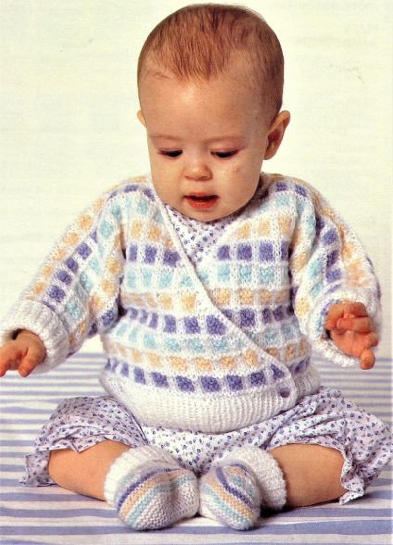 Baby's Crossover Cardigan breipatroon, Instant Download PDF, maat 3 tot 9 maanden, dubbel breigaren, babyvest afbeelding 1