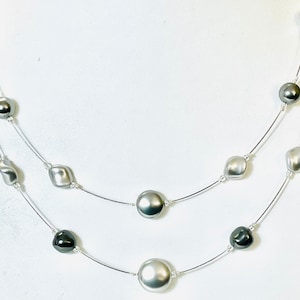 Swarovski pearl double Necklace gray shades. Elegant floating pearls. Illusion necklace. Double Pearl necklace. Wedding pearls. Formal