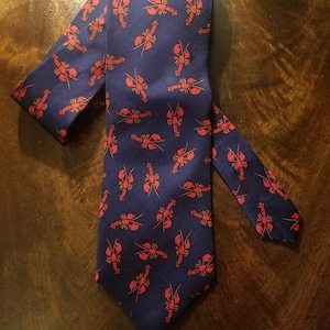 CLUB ATTIRE navy blue lobster necktie.