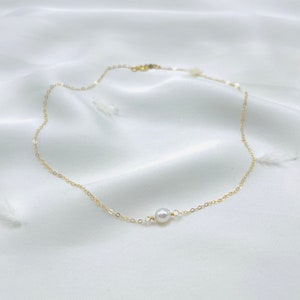 Single floating pearl necklace, Freshwater Pearl Necklace, Gold pearl necklace, Simple pearl necklace, Dainty pearl necklace